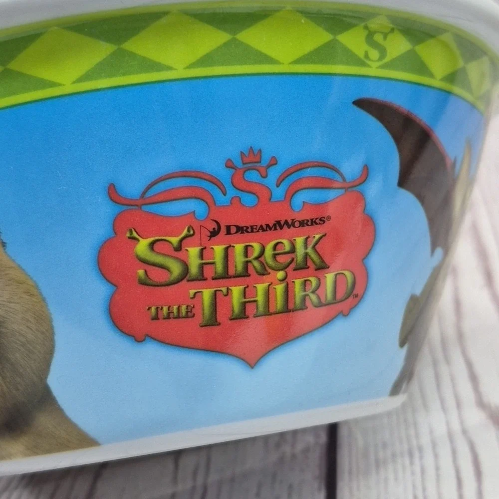 Lot of 2 Kellogg's Plastic Cereal Bowls, Shrek The Third, New